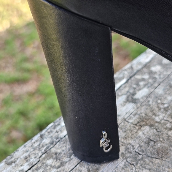 Boots - Picture 4 of 10